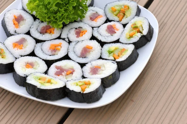 Detalii despre rulouri de sushi ona plate — Fotografie, imagine de stoc