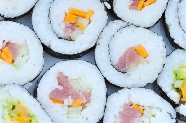 Detalii despre rulouri de sushi ona plate — Fotografie, imagine de stoc
