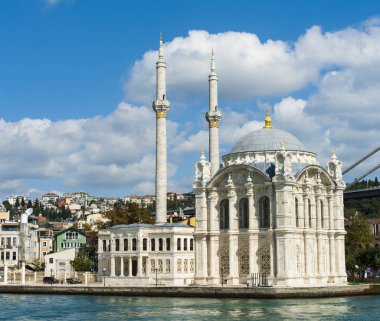 Ortaköy Camii