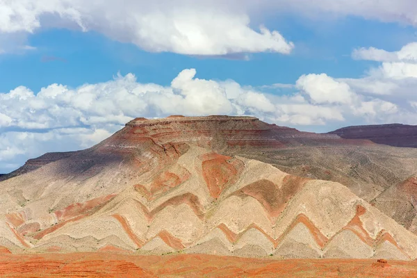 Zig-zag hills ner Mexican Hat in Utah — Stock Photo, Image