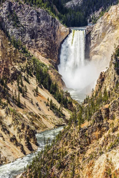 Basses chutes dans le parc national Yellowstone — Photo