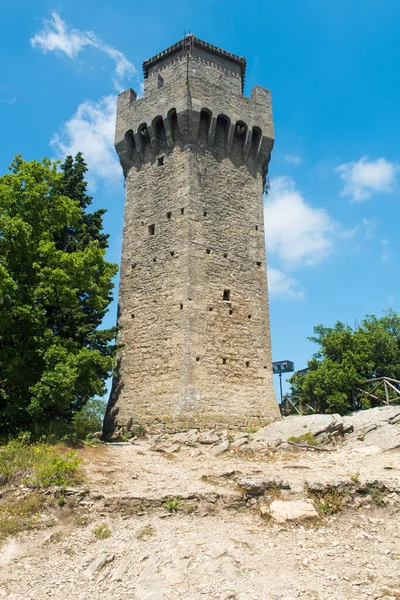 Mäktiga Montale Tower Och Fästning Berget Titano Ovanför Republiken San — Stockfoto