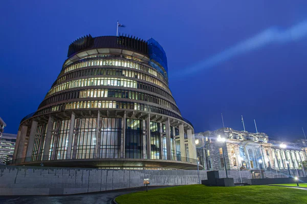 Beehive大楼是新西兰议会的行政机关 它位于惠灵顿 — 图库照片
