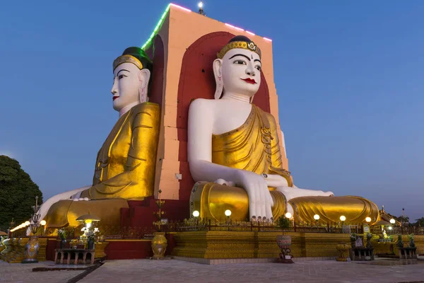 Four Faces Buddha Kyaikpun Buddha Bago Famoso Santuario Cuatro Estatuas — Foto de Stock