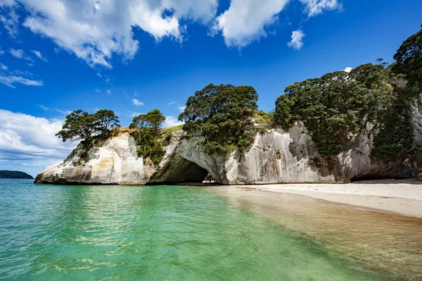 Célèbre Grotte Cathedral Cove Marine Reserve Péninsule Coromandel Nouvelle Zélande — Photo