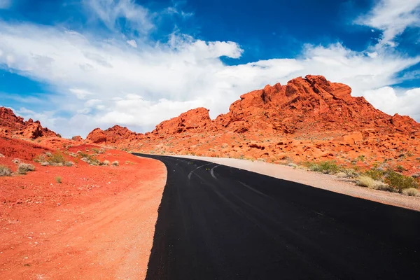 Silniční Červené Skály Údolí Ohně Státní Park Nevada Usa — Stock fotografie