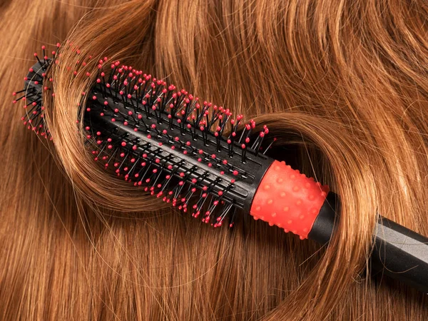 Wavy Red Human Hair Background Comb — Stock Photo, Image