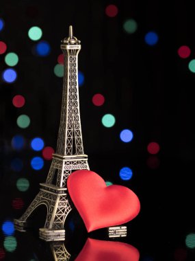Eyfel Kulesi kalp ile. Sevgililer günü romantik arka plan