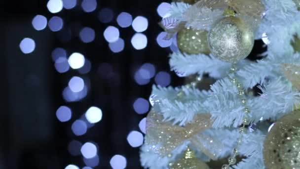 Árbol Navidad Blanco Con Luces Bokeh — Vídeos de Stock