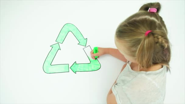 Pre Teen Caucasian Girl Colouring Image Recycling Symbol — Stock Video