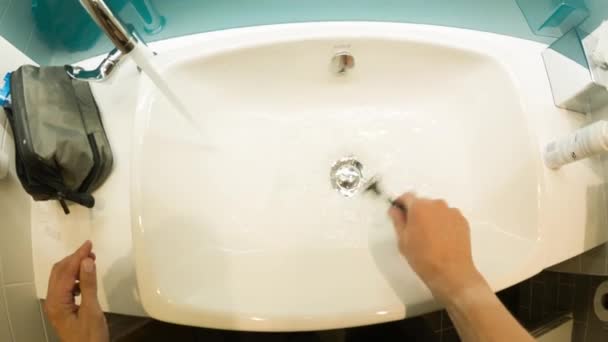 Traş Köpüğü Yüzünü Bir Otel Banyo Sabah Rutin Tıraş Için — Stok video