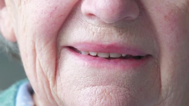 Close Senior Caucasian Woman Mouth — Stock Video