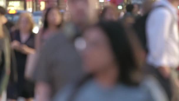 Defokussierte Fußgänger Der Dämmerung Der Oxford Street — Stockvideo