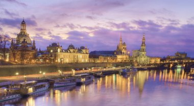 Alacakaranlıkta Dresden silueti
