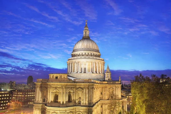 Elevated view of St Paul`s Cathedral — Stock Photo, Image