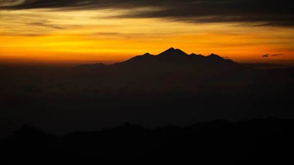 Bela Paisagem Montanhosa Com Vulcão Batur Amanhecer Bali Indonésia — Fotografia de Stock