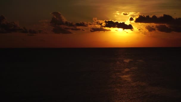 Hög Vinkel Utsikt Över Vackra Havsutsikt Vid Solnedgången Bali Indonesien — Stockvideo