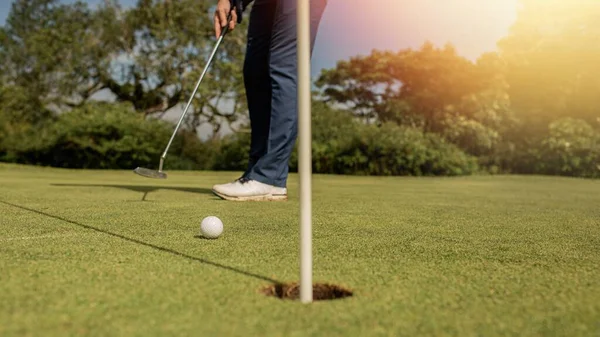 Oříznutý Záběr Hráče Stojícího Poblíž Golfového Hřiště Bali Indonesia — Stock fotografie