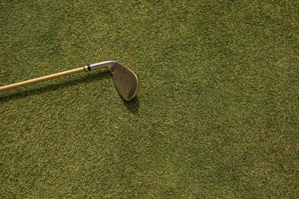 Top View Golfütő Zöld Gyepen Közelkép — Stock Fotó