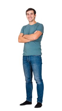 Kendine güvenen genç adam gülümsüyor, kameraya bakarak geçti eller heyecanlı. Tam portre rahat çocuk beyaz arka plan üzerinde izole.