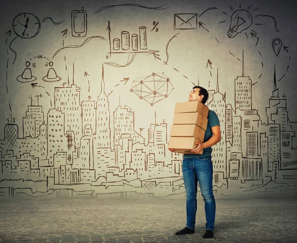 Retrato Completo Joven Pensativo Que Lleva Cajas Cartón Mirando Hacia — Foto de Stock