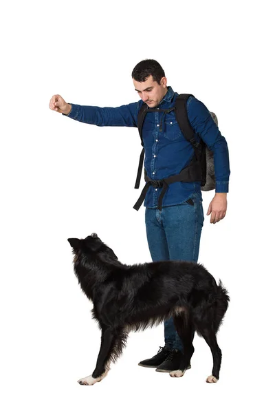 Der Junge Mann Gibt Seinem Border Collie Hündchen Das Mit — Stockfoto