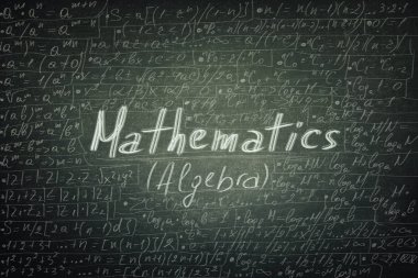 Blackboard arka plan tebeşir yazılı Matematik formüller ve denklemler. Eğitim kavramı, cebir teorisi hukuk öğrenmek öğrenciler için fırsat.
