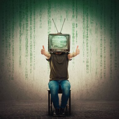 Heyecanlı adam baş sho yerine eski bir Tv ile bir sandalyede oturmuş