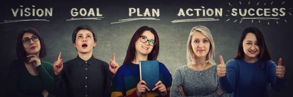 Vision, Ziel, Plan, Aktion und Erfolgsphasen der Arbeit in fünf Phasen: — Stockfoto