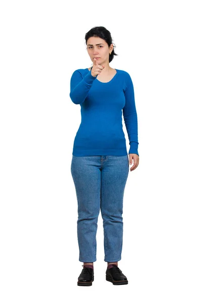 Retrato de comprimento total de mulher jovem grave apontando índice finge — Fotografia de Stock