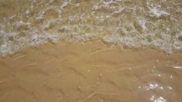 Water Golven Een Zandstrand Slow Motion — Stockvideo