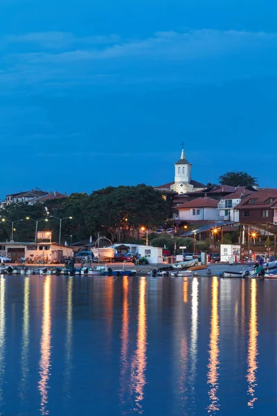 Eski kasaba Nessebar gece kilisede