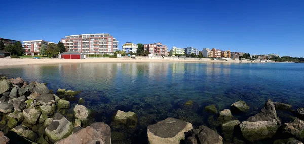 在保加利亚黑海沿岸的拉夫达海洋度假村全景 — 图库照片