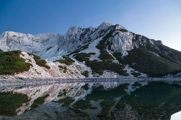 Mountain Peak Reflected Water Lake Sunset — Stock Photo, Image