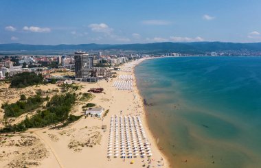 Deniz beldesi Sunny Beach plajına havadan görünüm, Bulgaristan