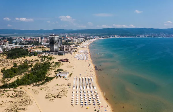 Deniz beldesi Sunny Beach plajına havadan görünüm, Bulgaristan
