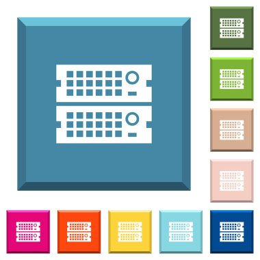 Raf tipi sunucular simgeleri çeşitli moda renklerde ucu keskin kare düğmeleri beyaz