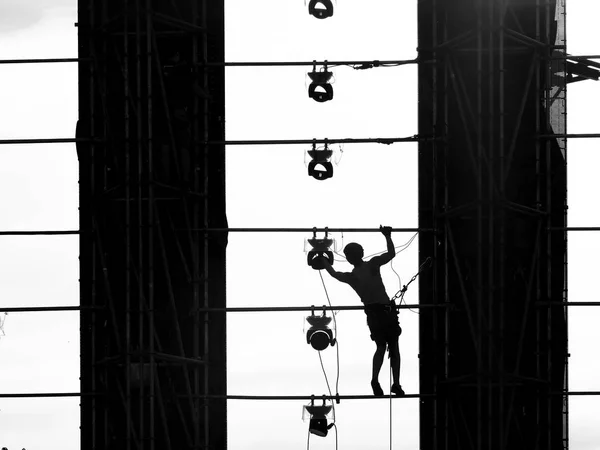 Dangerous Working Man High Tower City Skycraper Windows Cleaner Black — Stock Photo, Image