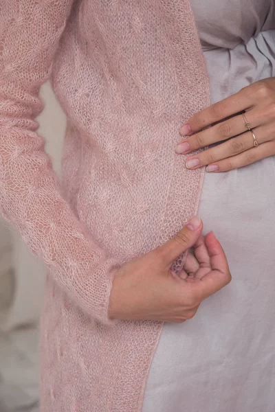 Ragazza Legato Mantello Mohair Tenuto Parte Del Maglione Foto Solo — Foto Stock