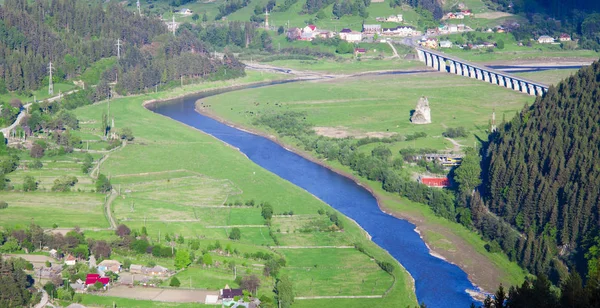 Paisaje Con Río Bistrita Escena Del Campo Rumania — Foto de Stock