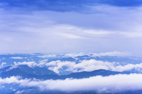 Дождевые Облака Туман Горах Чехлу Румыния — стоковое фото