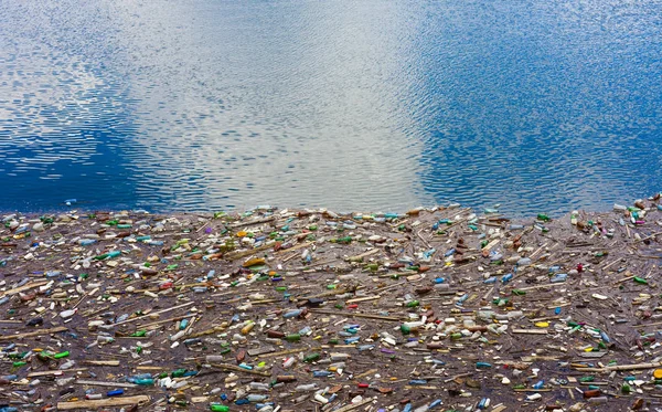 Poluição Lago Com Sacos Plástico Resíduos Tóxicos Água — Fotografia de Stock