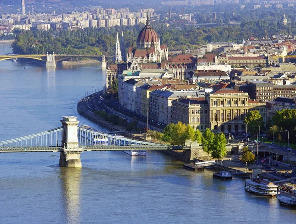 Budapest Vista Ciudad Del Edificio Del Parlamento Puente Cadena Hungría —  Fotos de Stock