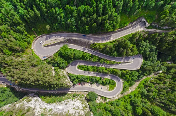 Estrada Curva Com Carros Bela Paisagem Florestal Desfiladeiros Bicaz Roménia — Fotografia de Stock