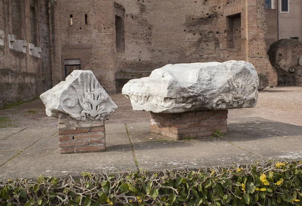 意大利罗马城的古大理石遗址 — 图库照片
