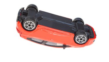 kırmızı oyuncak araba attım. kaza kavramı sigortası için