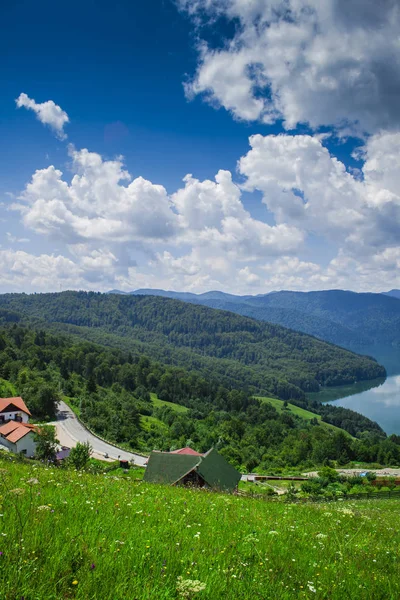 Güzel Bicaz Gölü Kırsal Manzara Romanya — Stok fotoğraf