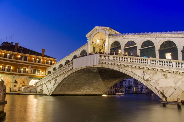 Venezia Notte Ponte Rialto — Foto Stock