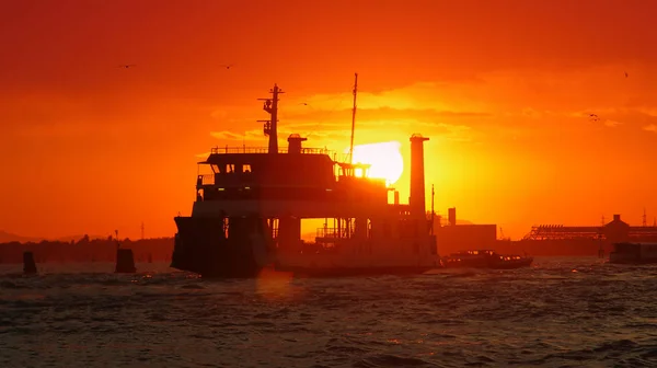 Barca Nave Crociera Tramonto Venezia Italia — Foto Stock