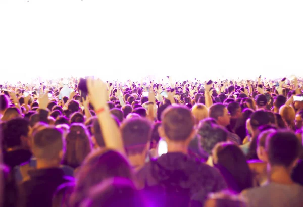 Defocused Kerumunan Orang Sebuah Konser Malam Atau Pertunjukan Latar Belakang — Stok Foto